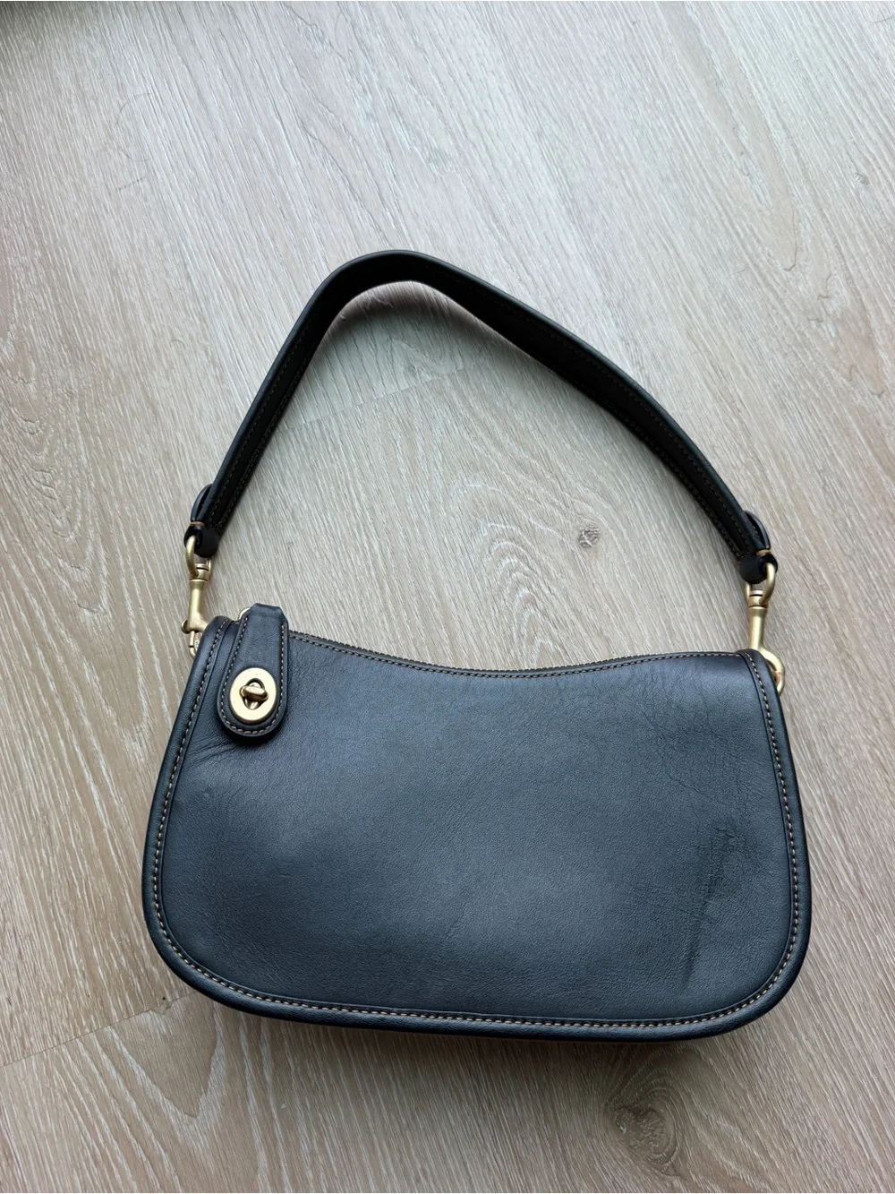Coach Swinger Black Leather Shoulder Bag